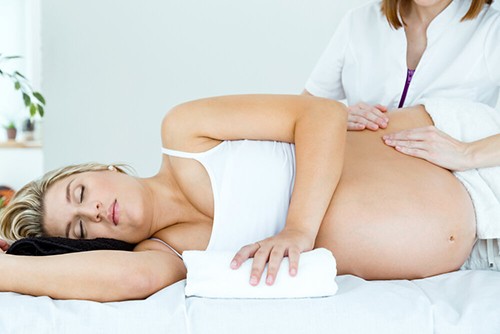 Как остеопатия помогает беременным?